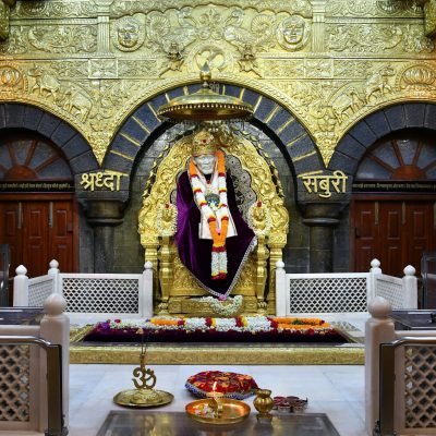 Hyderabad to Shirdi Tempo Traveller